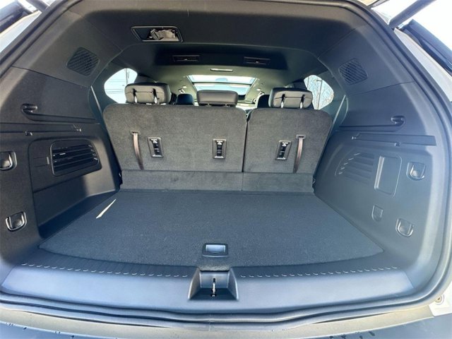 Vehicle image 24 of 26