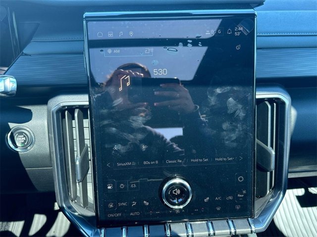 Vehicle image 15 of 26
