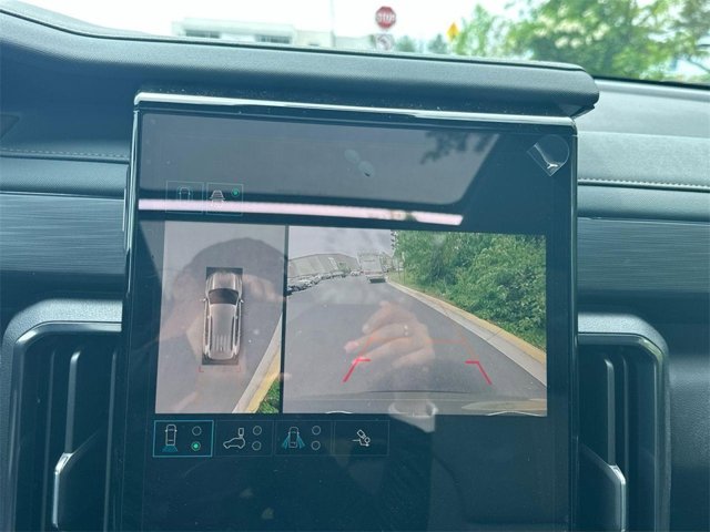 Vehicle image 15 of 26