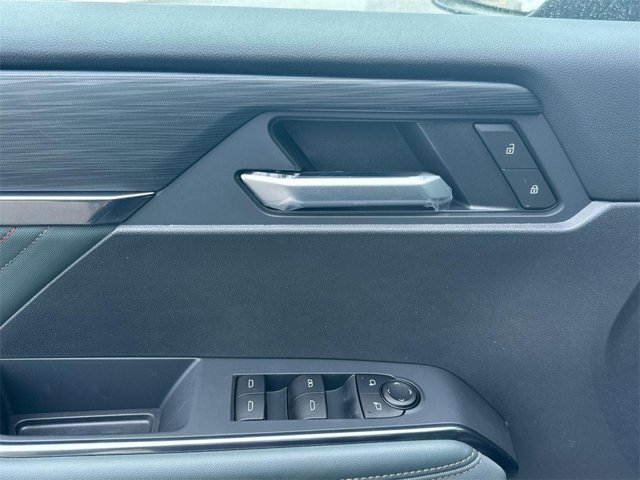 Vehicle image 11 of 26