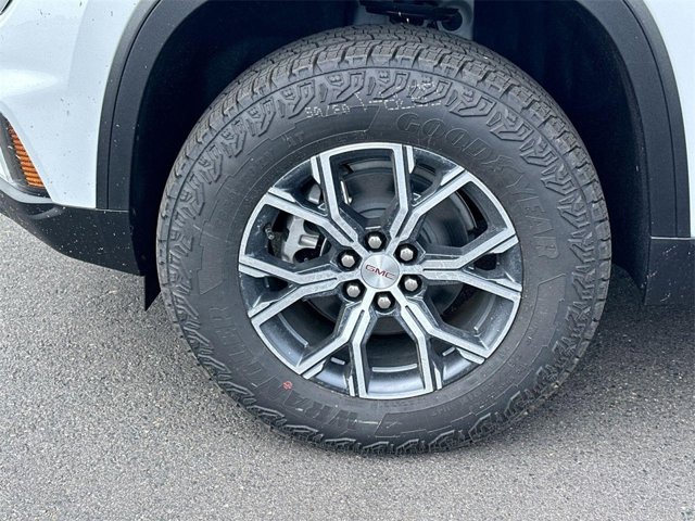 Vehicle image 9 of 26