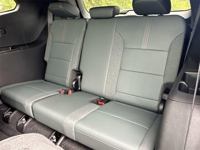 Vehicle image 22 of 26