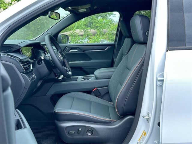 Vehicle image 10 of 26
