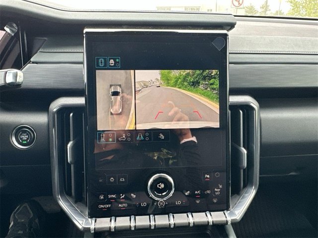 Vehicle image 16 of 26