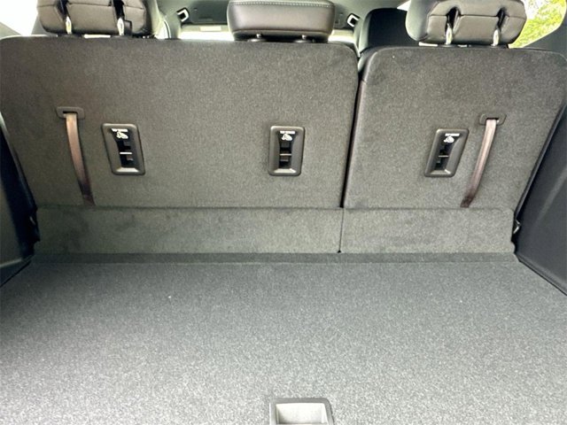 Vehicle image 23 of 26