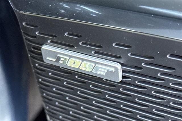 Vehicle image 22 of 36