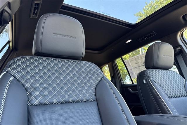 Vehicle image 20 of 36