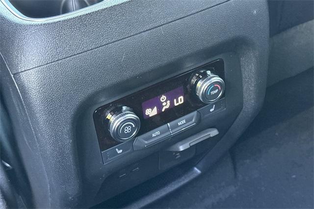 Vehicle image 14 of 36