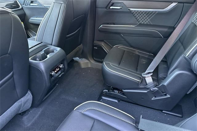 Vehicle image 13 of 36