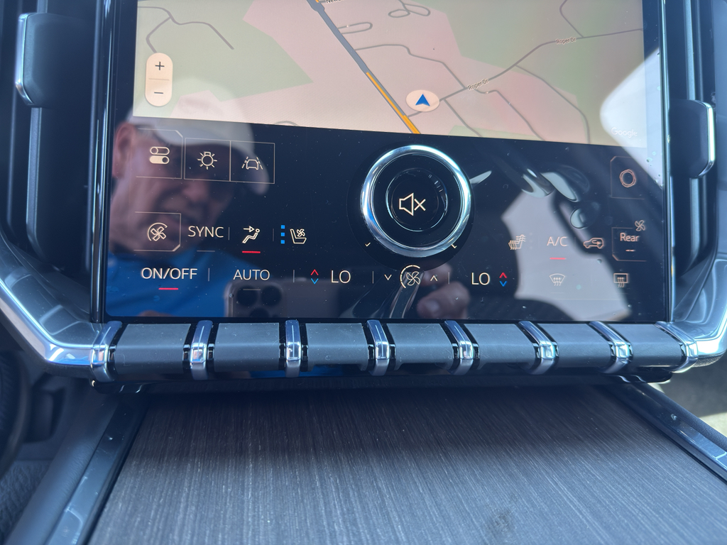 Vehicle image 9 of 24