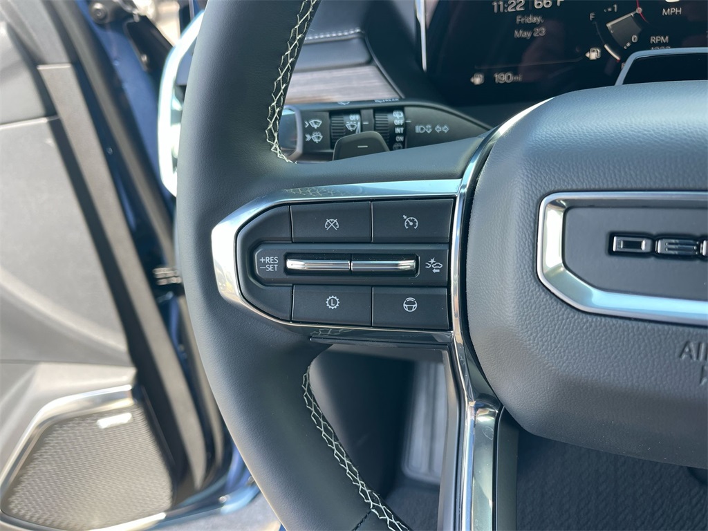 Vehicle image 17 of 41