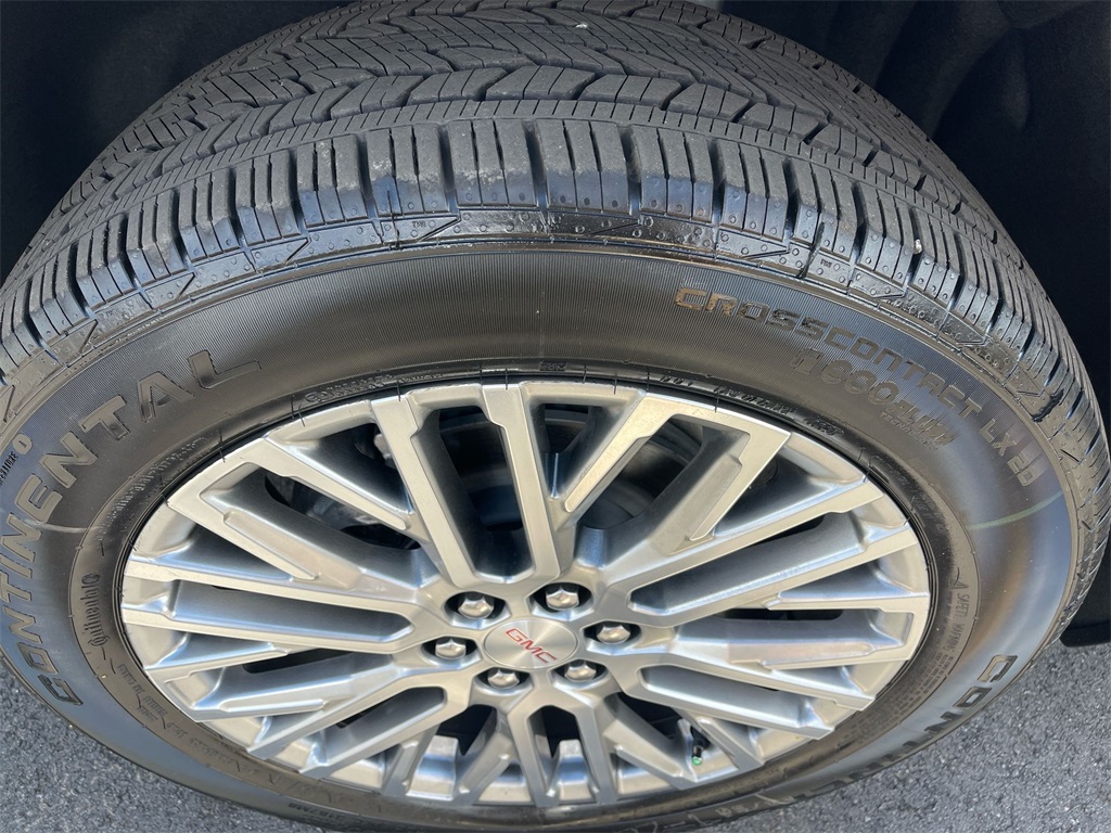 Vehicle image 37 of 41