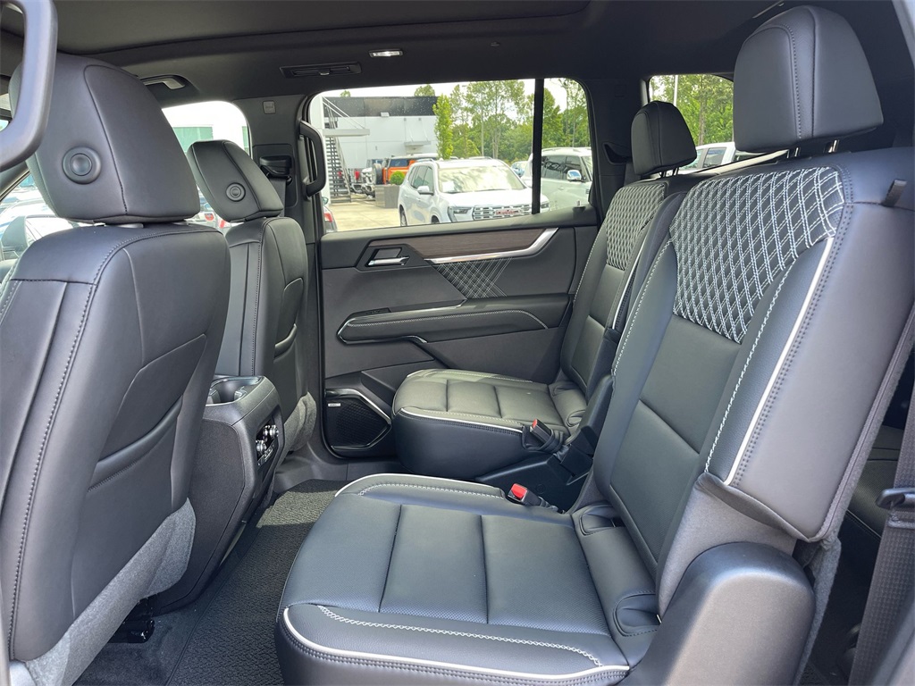 Vehicle image 13 of 41
