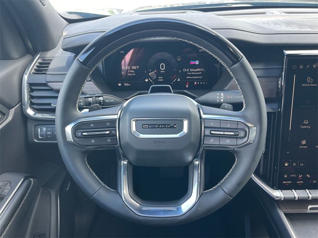 Vehicle image 16 of 41