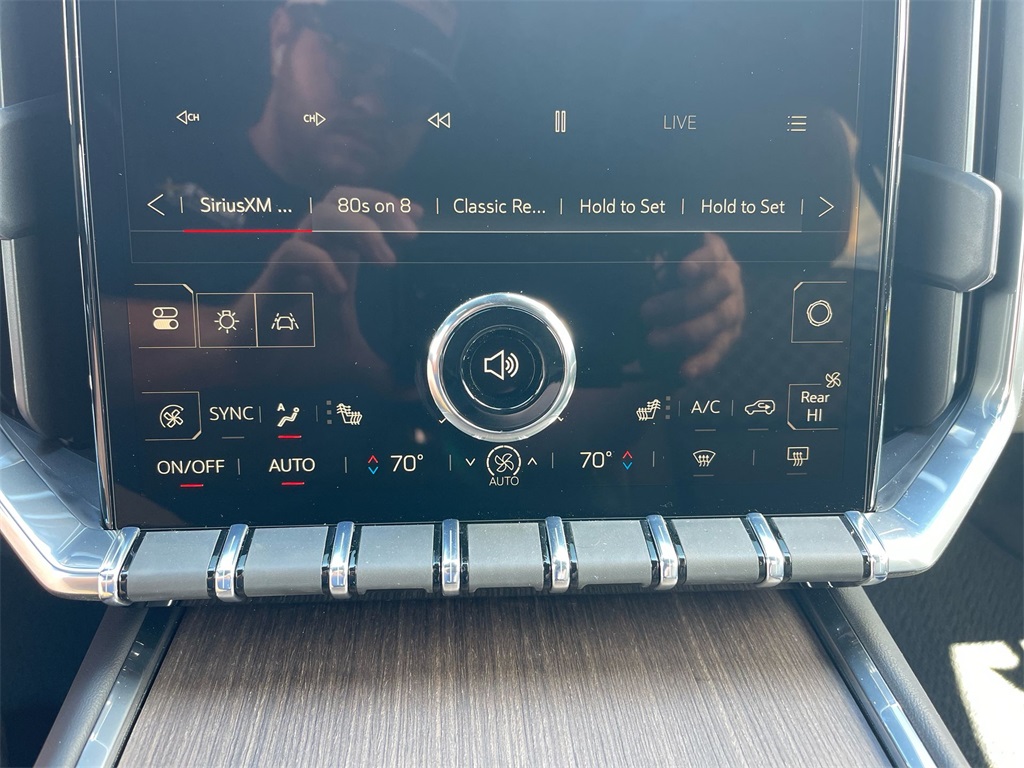 Vehicle image 21 of 41