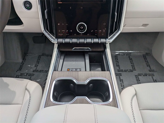 Vehicle image 20 of 32