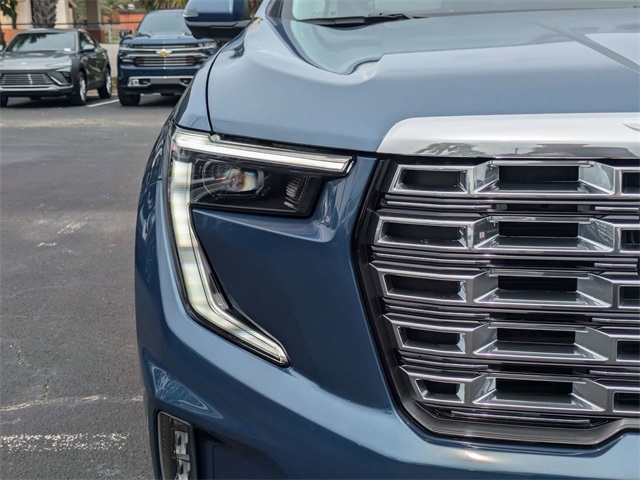 Vehicle image 10 of 32