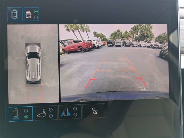 Vehicle image 22 of 32