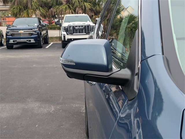 Vehicle image 12 of 32