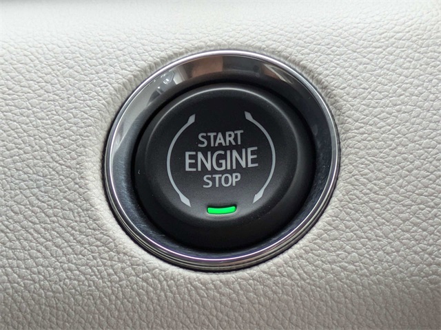 Vehicle image 31 of 32