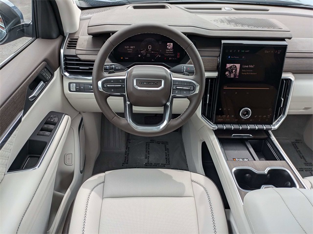 Vehicle image 17 of 32