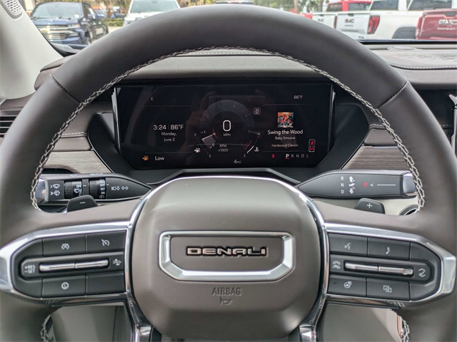 Vehicle image 29 of 32