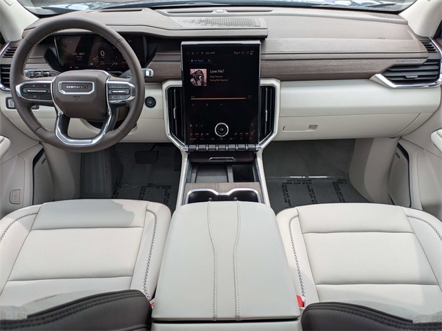 Vehicle image 16 of 32