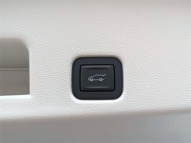 Vehicle image 14 of 32