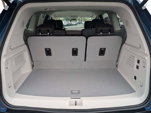 Vehicle image 13 of 32