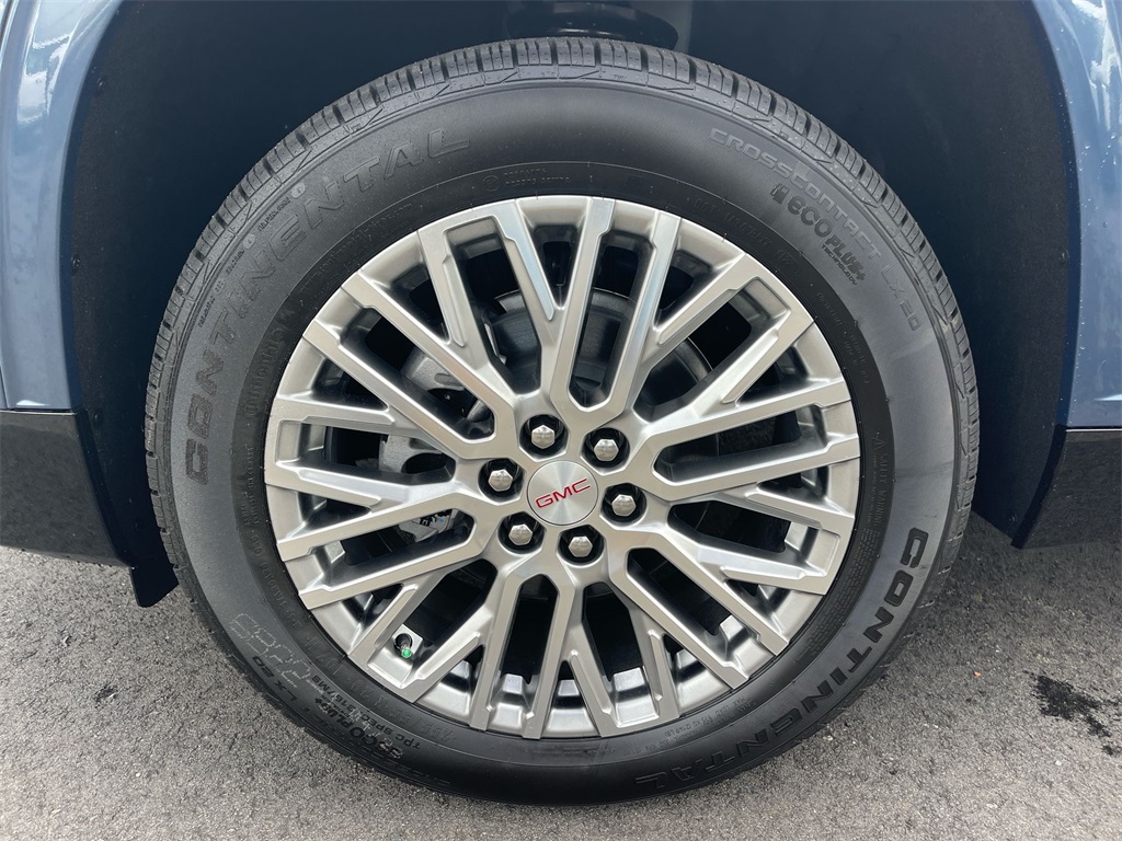 Vehicle image 37 of 42