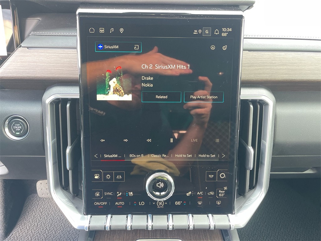 Vehicle image 20 of 42