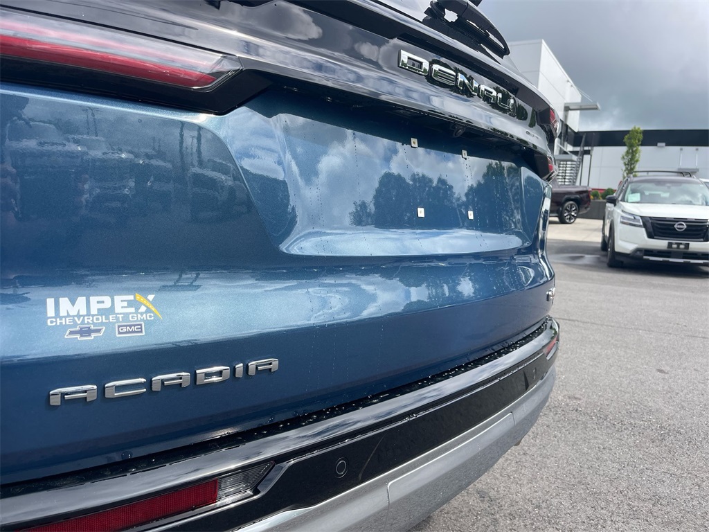 Vehicle image 36 of 42
