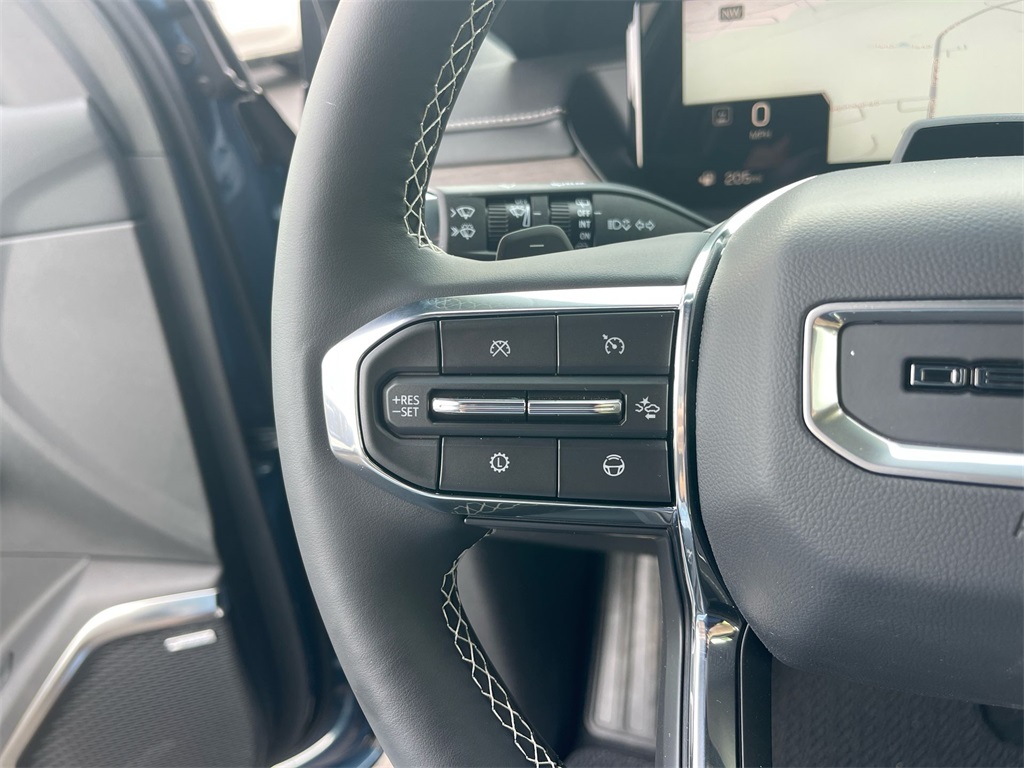 Vehicle image 17 of 42