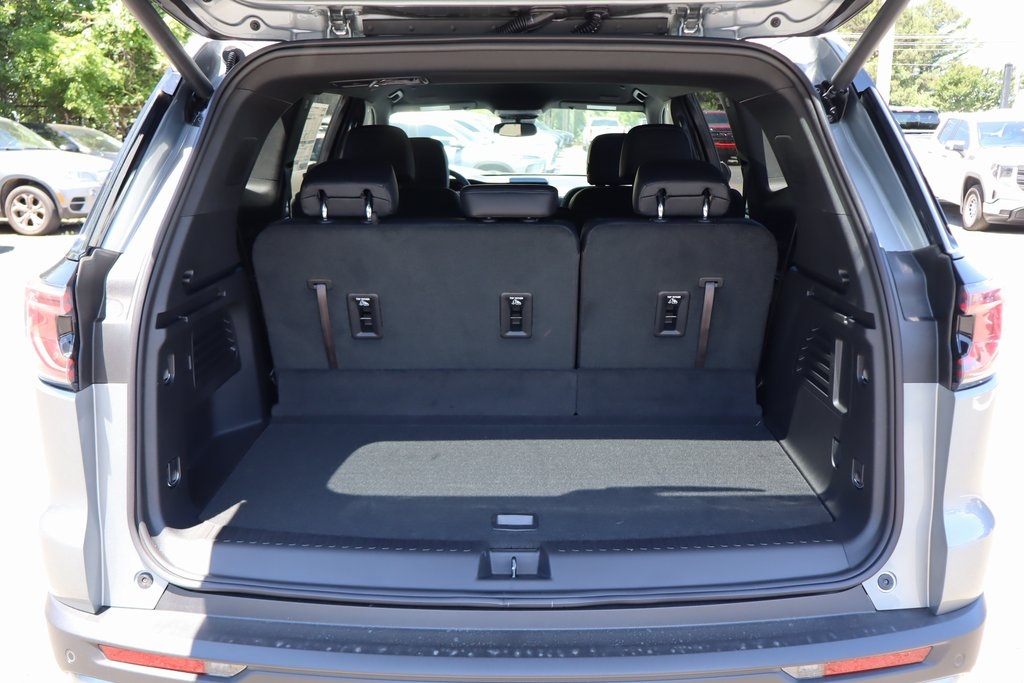 Vehicle image 16 of 23
