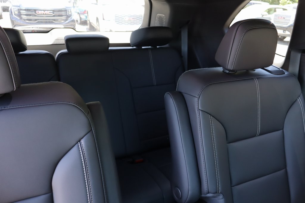 Vehicle image 19 of 23