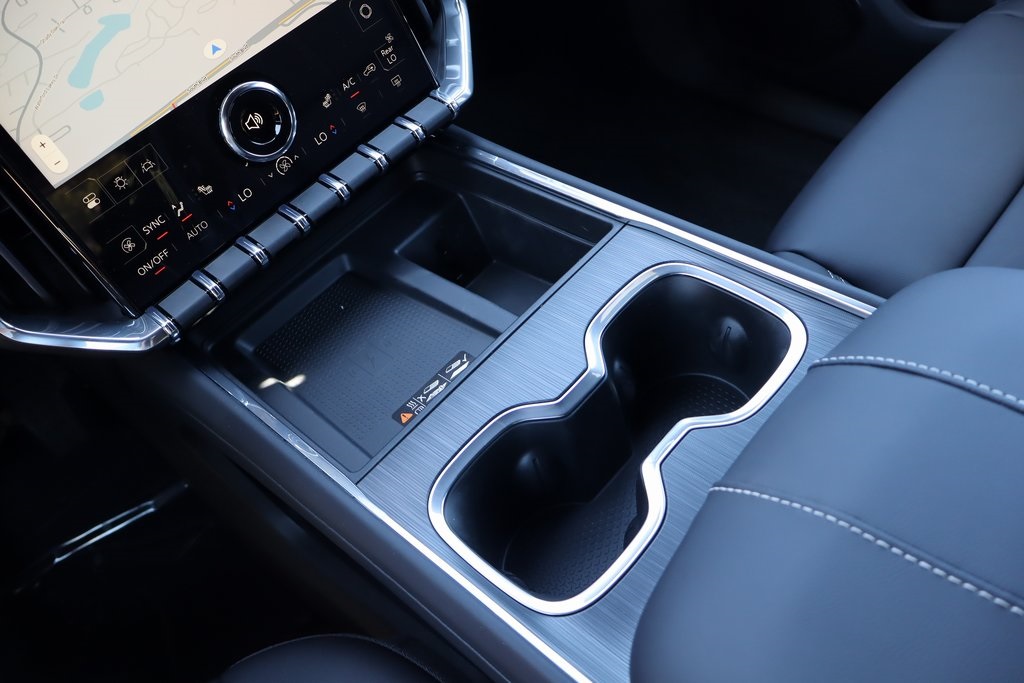 Vehicle image 13 of 23