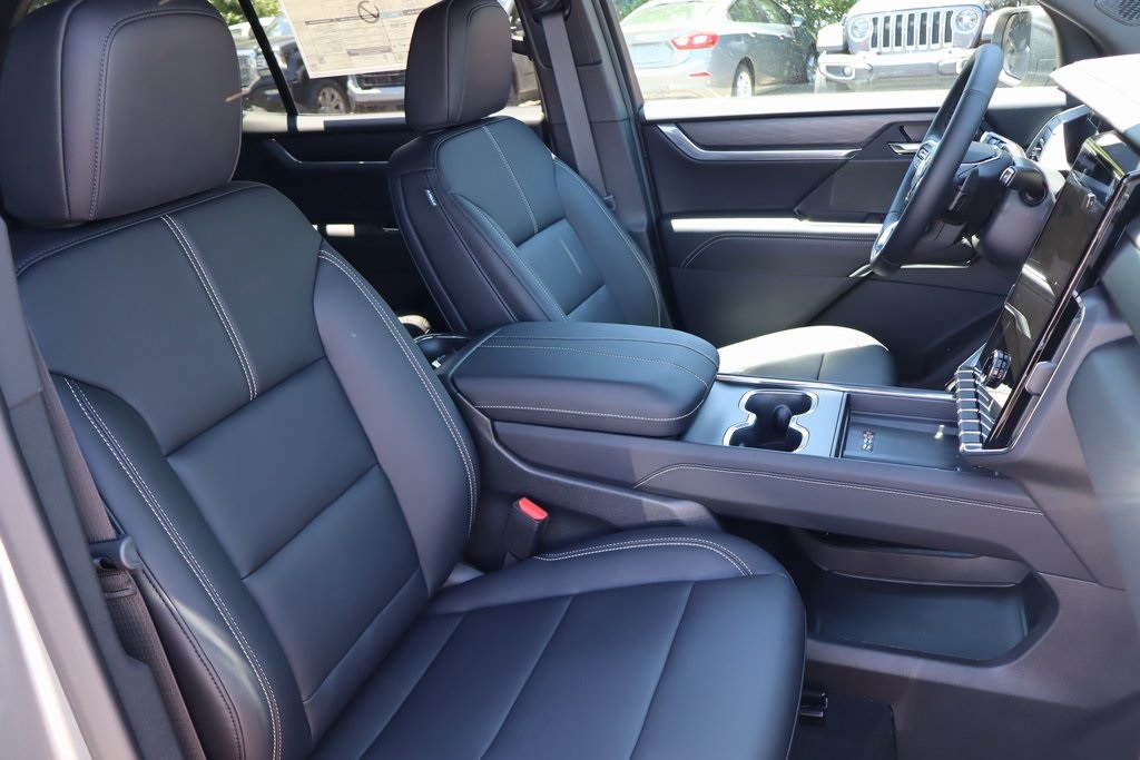 Vehicle image 22 of 23
