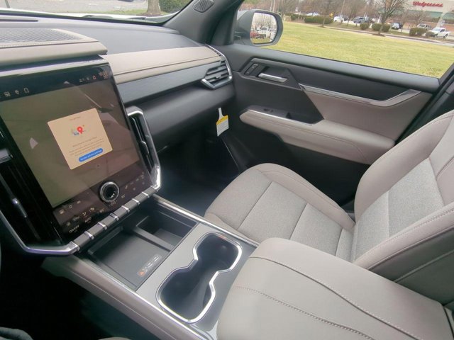Vehicle image 18 of 21