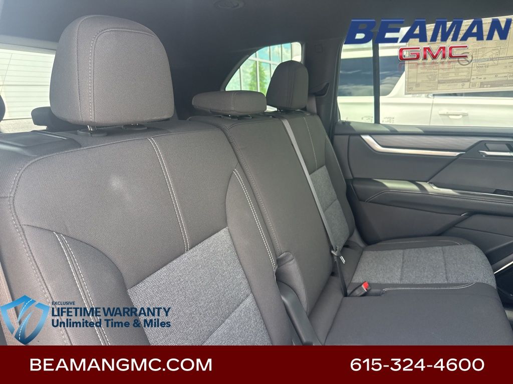 Vehicle image 27 of 32
