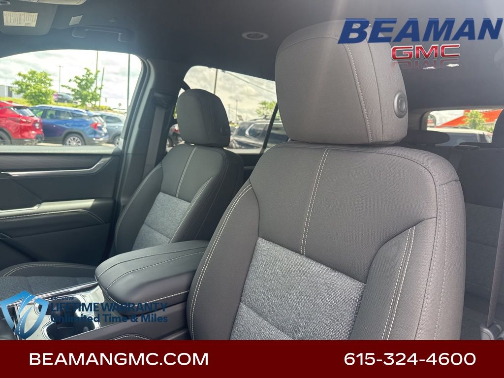 Vehicle image 20 of 32