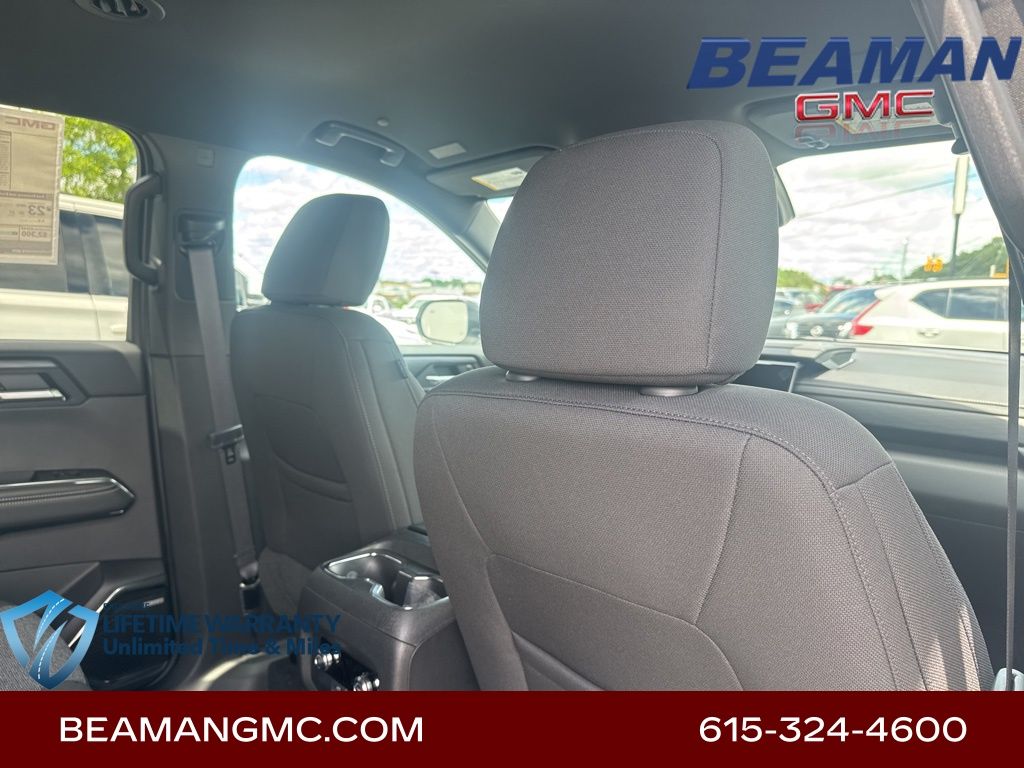 Vehicle image 26 of 32