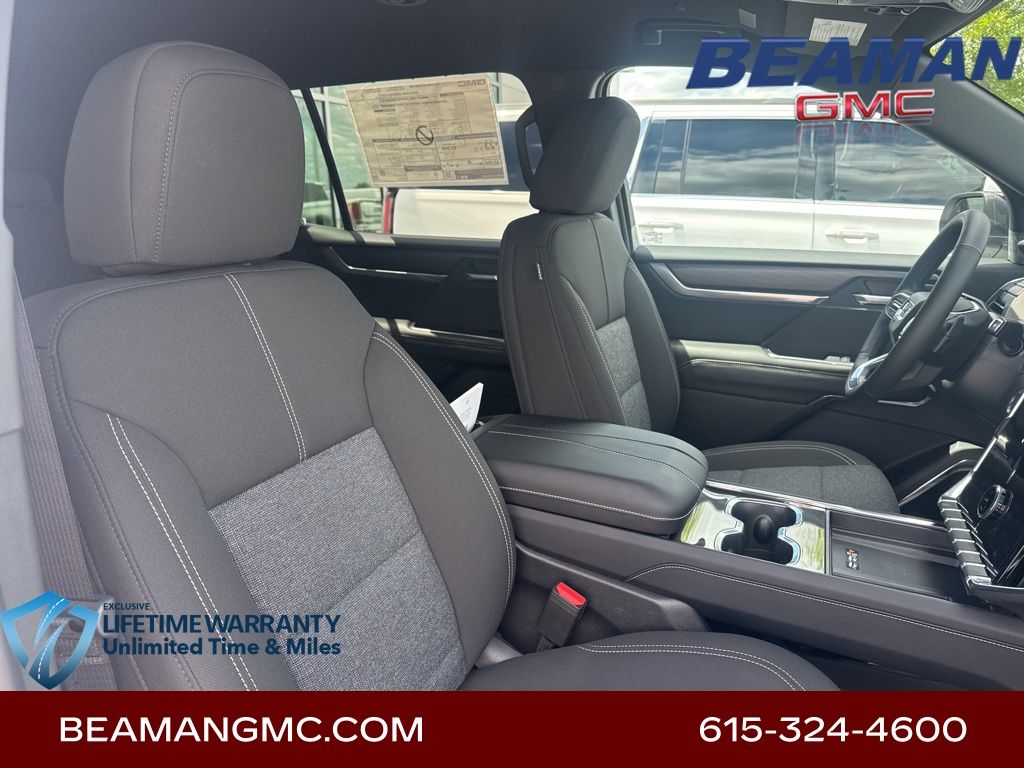 Vehicle image 23 of 32