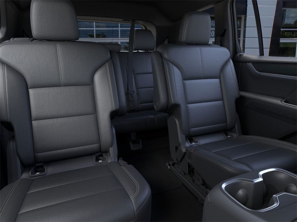 Vehicle image 17 of 24