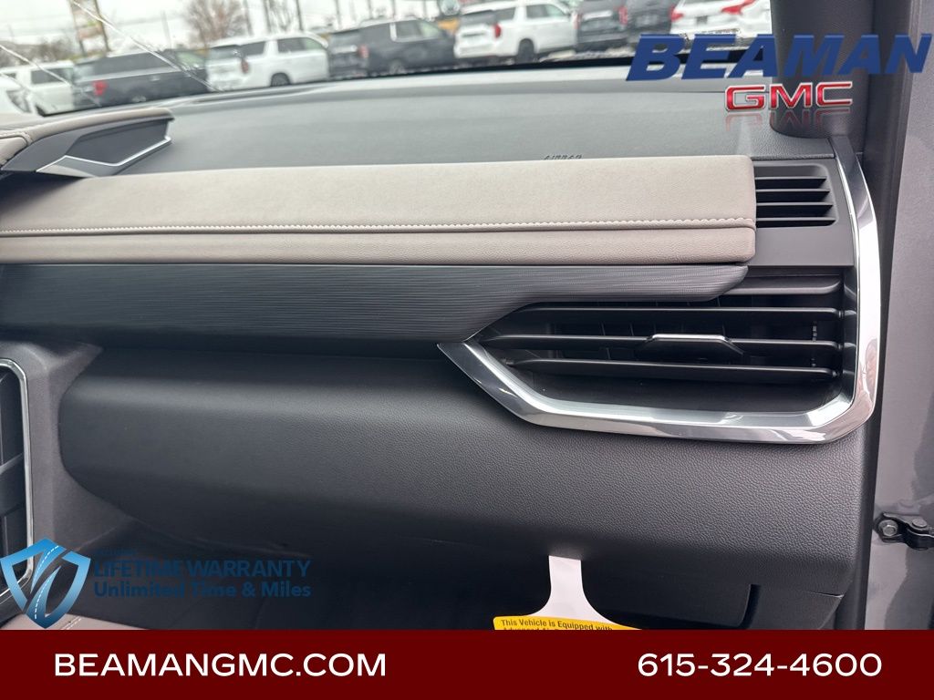 Vehicle image 26 of 34