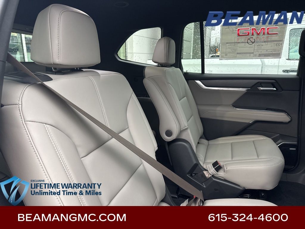 Vehicle image 28 of 34