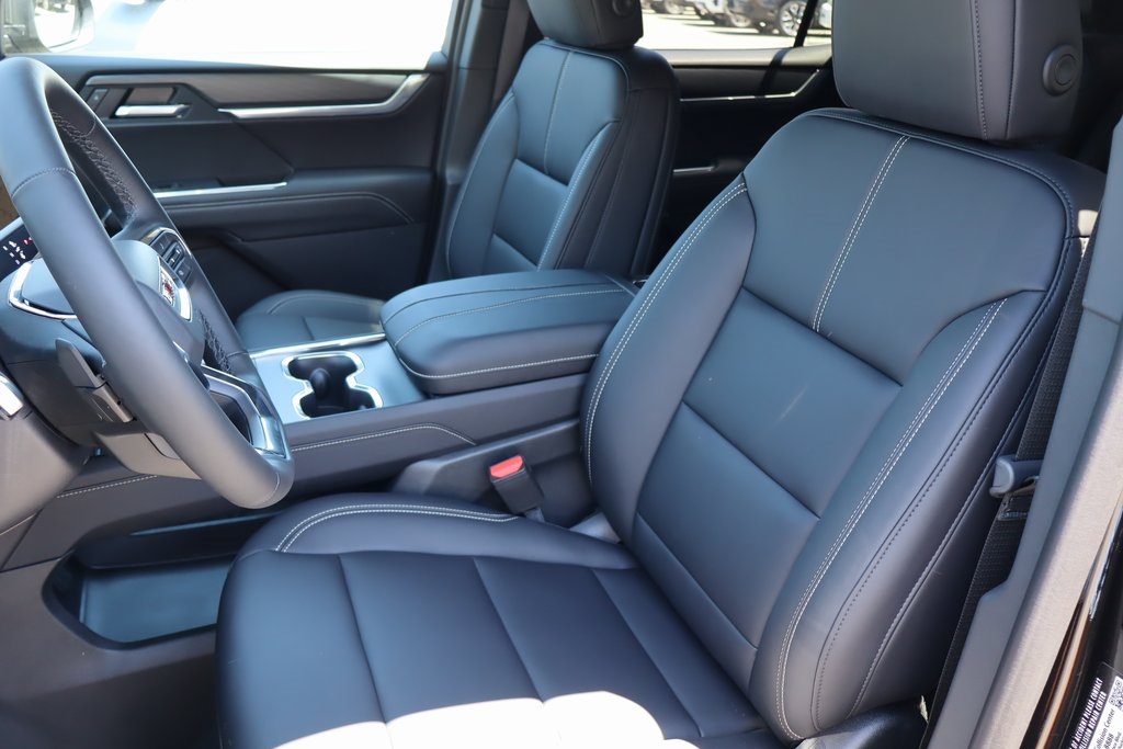 Vehicle image 8 of 23