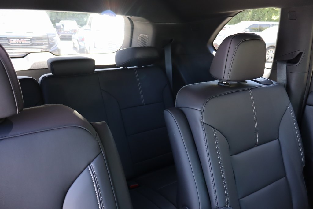 Vehicle image 19 of 23