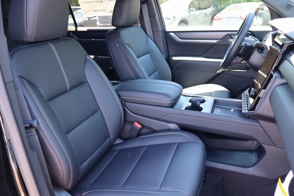 Vehicle image 22 of 23