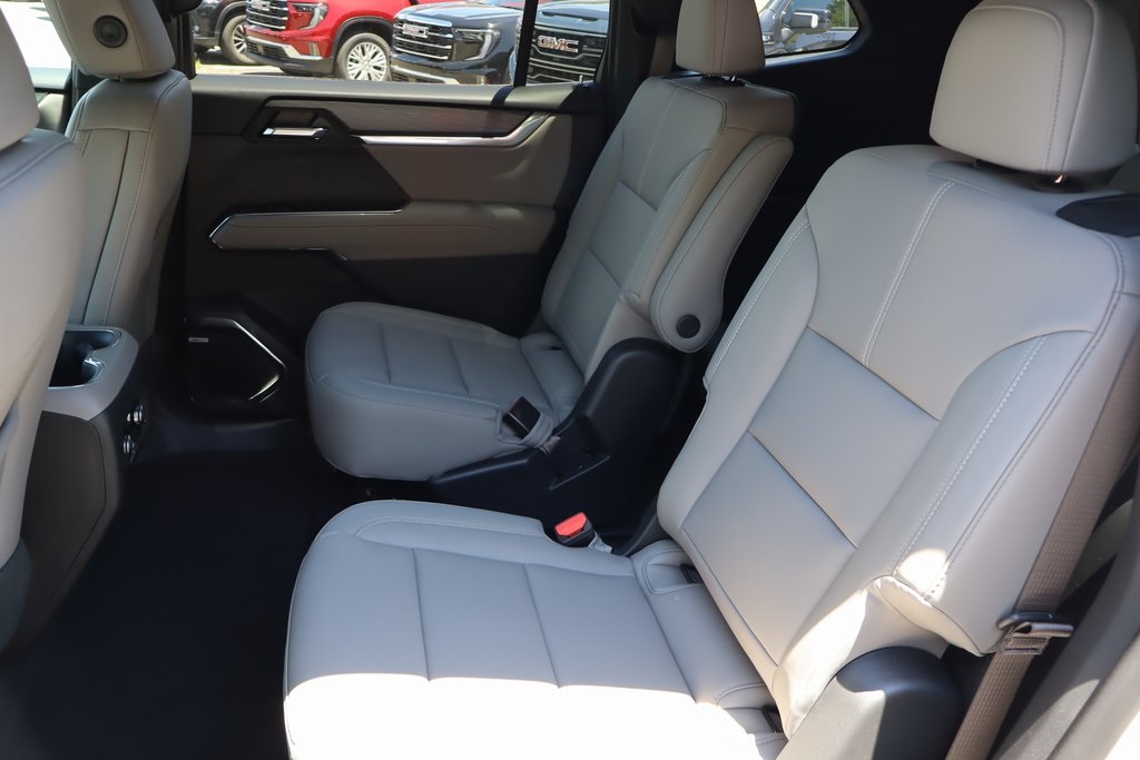 Vehicle image 15 of 23