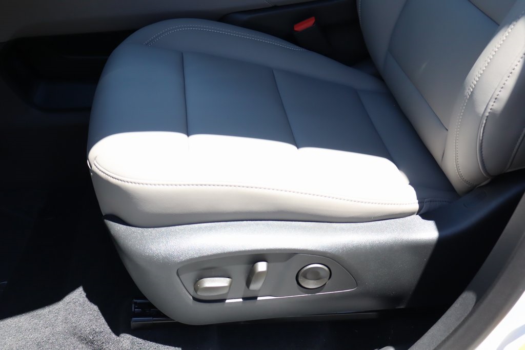 Vehicle image 9 of 23